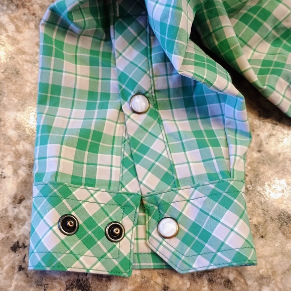 Woman's Stio Eddy Long Sleeve Green Plaid Shirt  Size Small - Pearl Snap - Picture 8 of 11